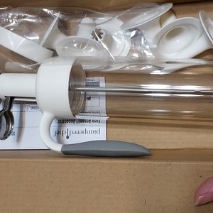 Pampered chef easy accent decorator